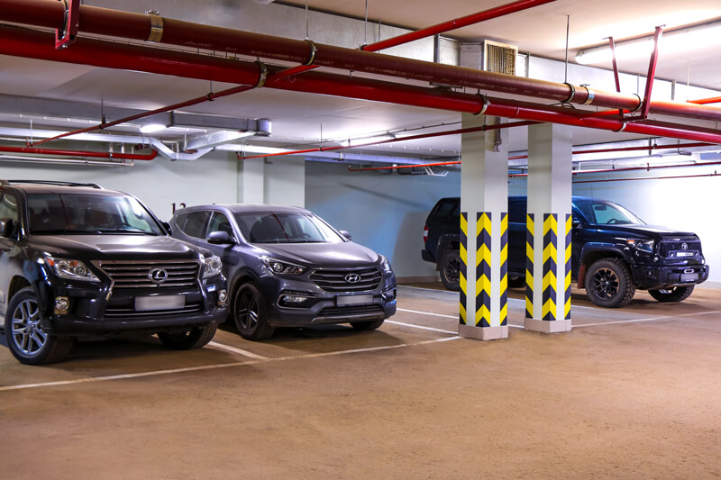 At your service is a covered guarded parking, equipped with a video surveillance system.